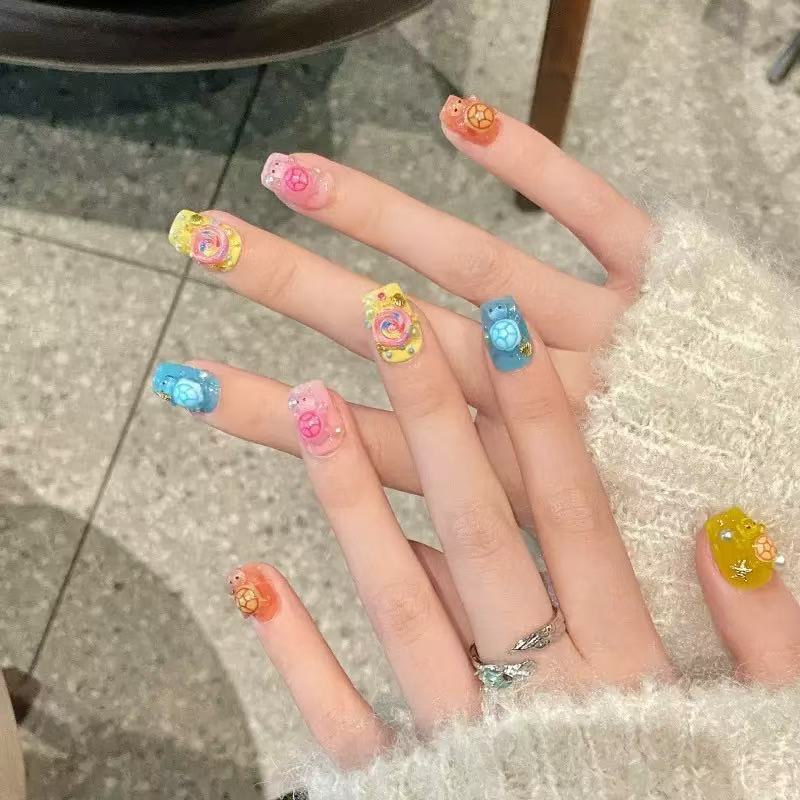 100 Mini Ciondoli in Resina a  - Resin Crafts recensione e prezzo